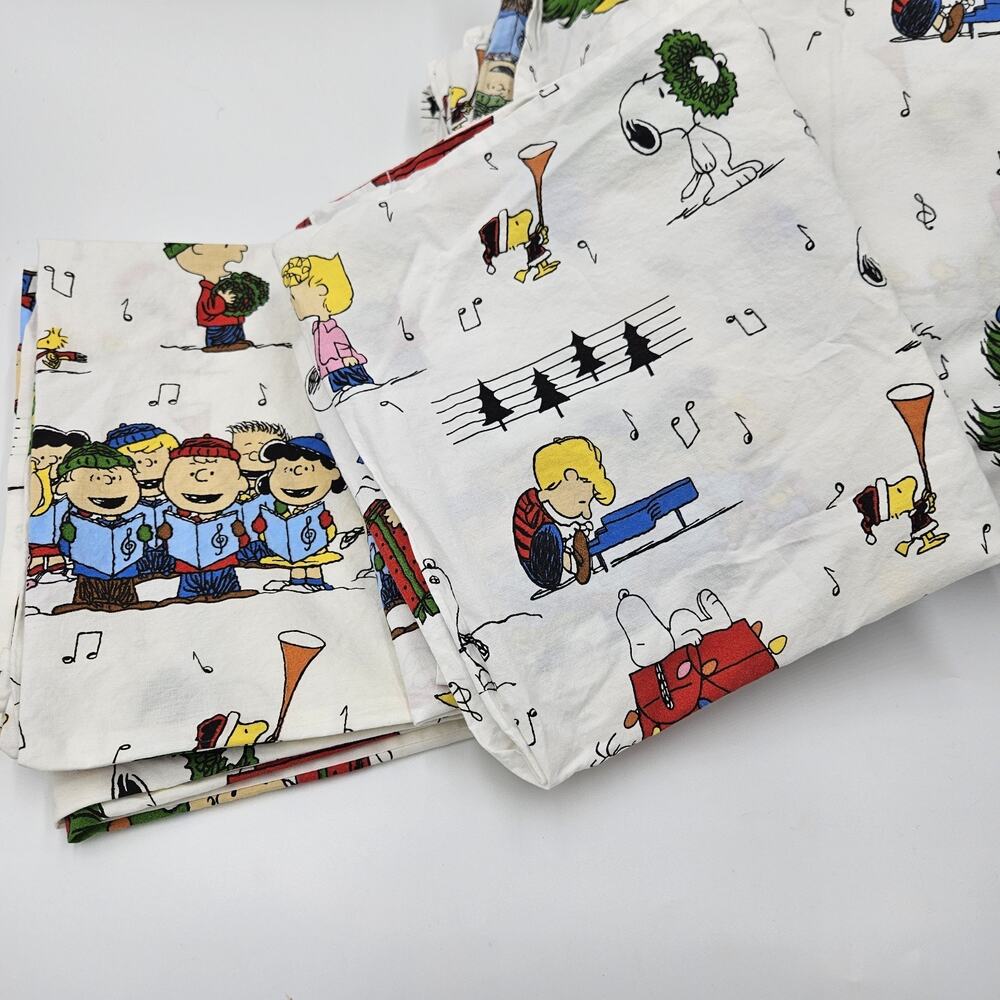 Peanuts Snoopy 100% Cotton 4 Piece King Size Christmas Sheets Caroling Lucy